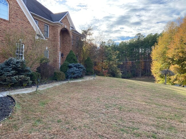 Photo - 100 Beacon Hill Pl