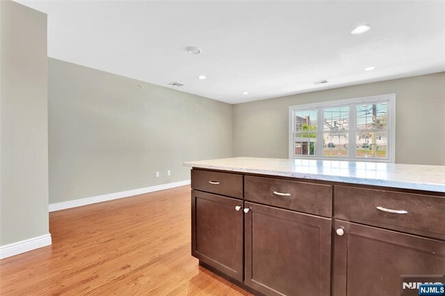 Photo - 210 Hackensack St Unidad C