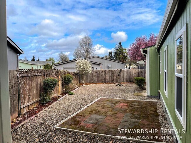 Photo - 1313 Bramblewood Ln