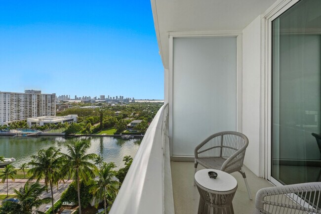 Photo - 4360 Collins Ave Unit SI ID1540467P
