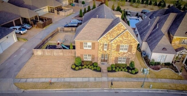 Photo - 1820 Enclave Hollow Ln E