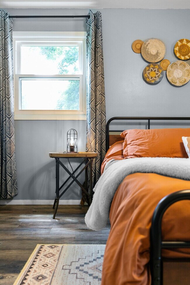 Photo - 733 W 4th St Unit SI ID1296521P