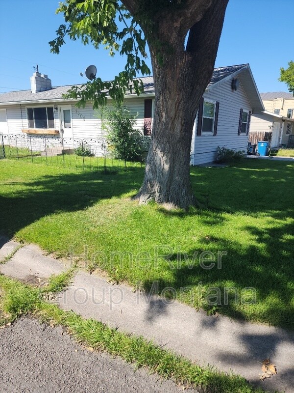 Photo - 2205 Margaret St