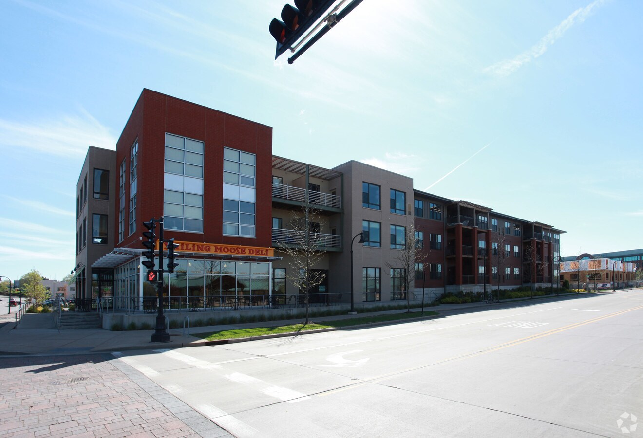 315 Riverfront - 315 Riverfront Terrace