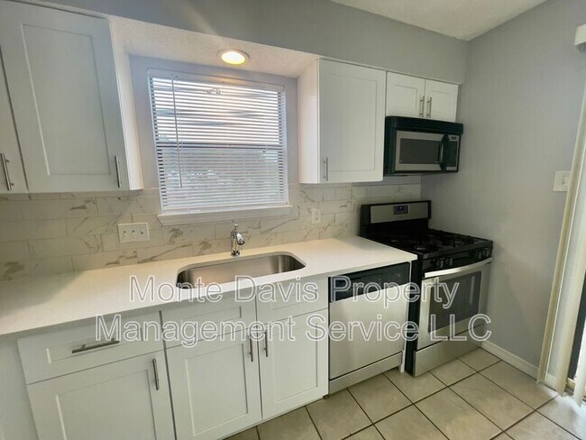 Photo - 2001 Kenneth Ave Unit A