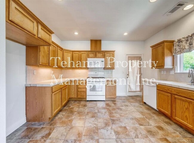 Photo - Red Bluff 3 bedroom 2 bathroom with 2 car garage