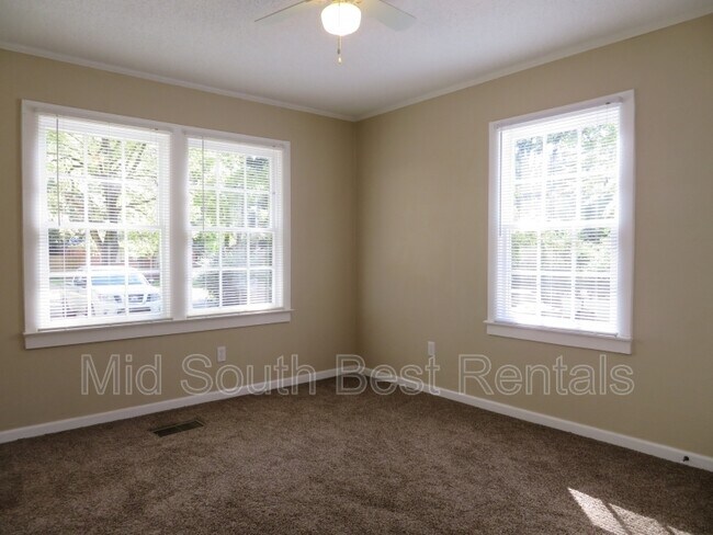 Photo - 2707 Chatsworth St