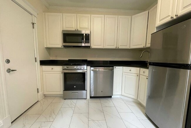 Building Photo - 30 Chauncy St Unit 8 Rental