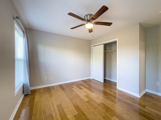 Building Photo - Spacious Three-Bedroom Townhouse in West A...