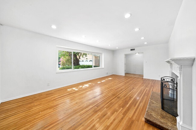 sala de estar - 5646 Maynard Ave