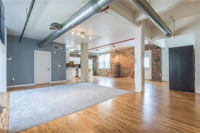 Photo - 244 Peters St SW Unit 10