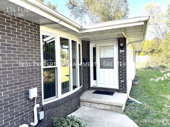 Building Photo - Great 3 bedroom duplex in Sun Prairie Rental