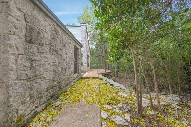 Building Photo - 6504 Cat Creek Trail Rental