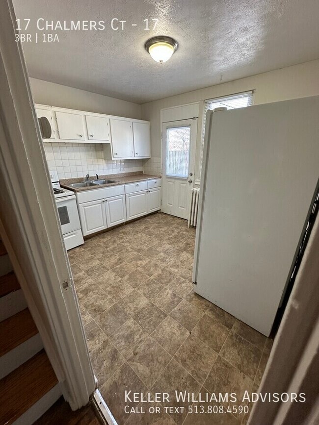 Photo - 17 Chalmers Ct