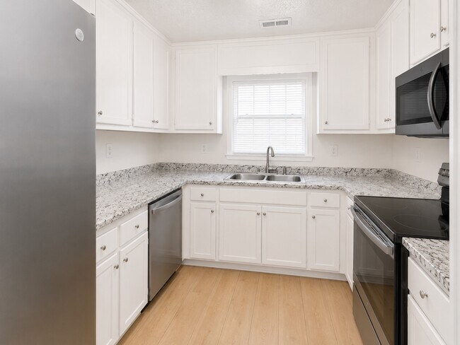 Photo - 1509 Medland Rd NW