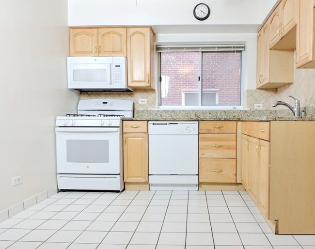 Building Photo - 1518 N Harlem Ave Unit 2W Rental