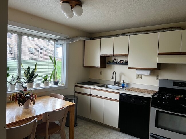 Photo - 123 Skyview Dr Unit 123