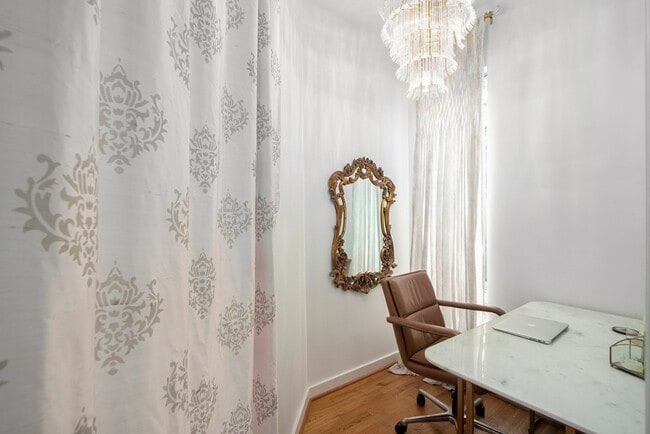 Building Photo - 2522 Wordsworth St