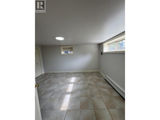 1758 Western Pkwy