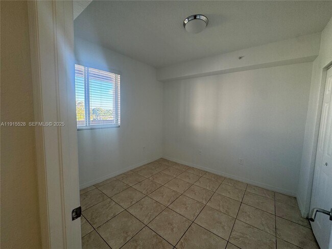 Photo - 930 SW 129th Pl Unit 401