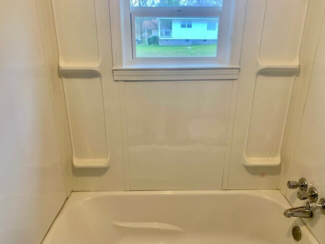 Photo - 1069 Flint Hill St