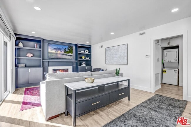 Photo - 5254 Canoga Ave