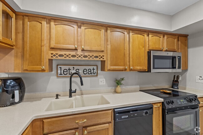 Building Photo - 2945 Bough Ave Unit B Rental