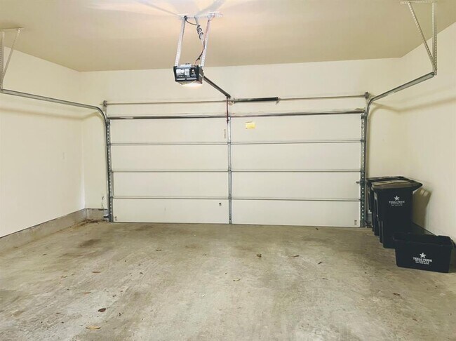 Photo - 8908 Hollister Commons Ln