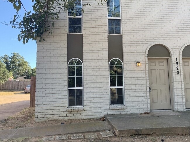 Photo - 1920 W Sanford St Unit A