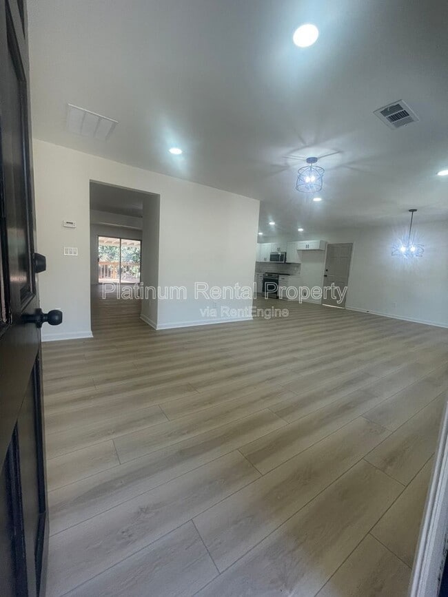 Photo - 1245 Shore Dr SW