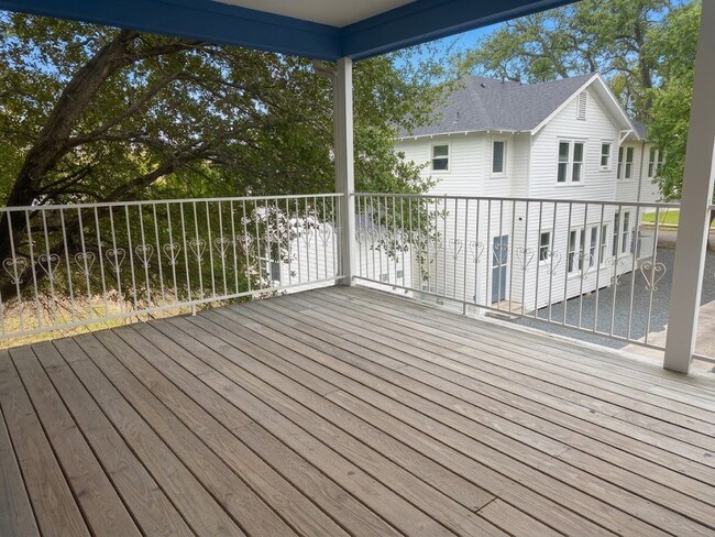 Photo - 15 Stiles St Unit Top