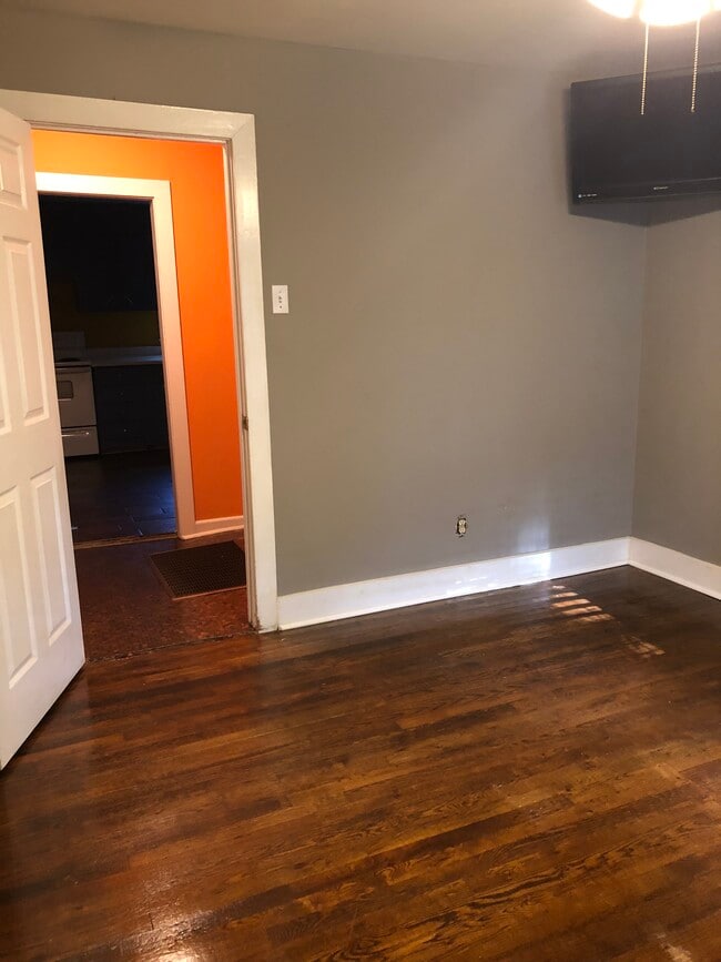 Photo - 6592 Moores Mill Rd