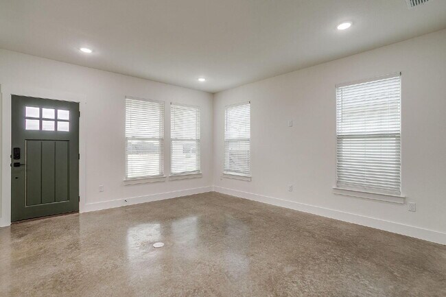 Photo - Brand New Custom 3 Bedroom Home in Granbury!