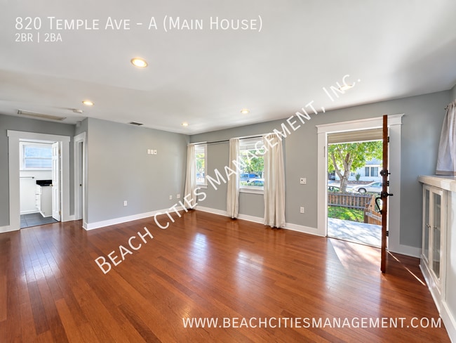 820 Temple Ave Unidad A (Main House)