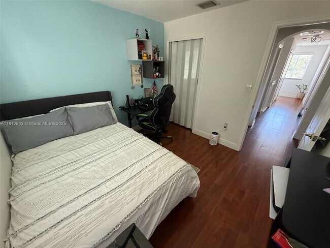 Photo - 2342 SE 10th St