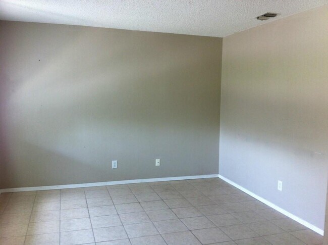 530 W Hopkins St Unit C