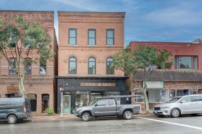 Building Photo - 750 Main St Unit 2A