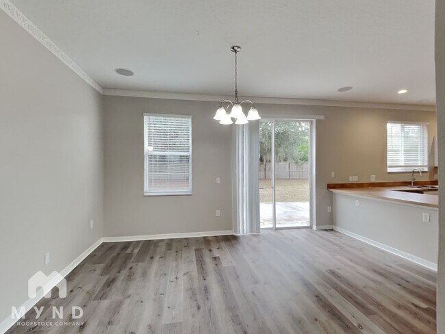 Photo - 2943 Lyndscape St