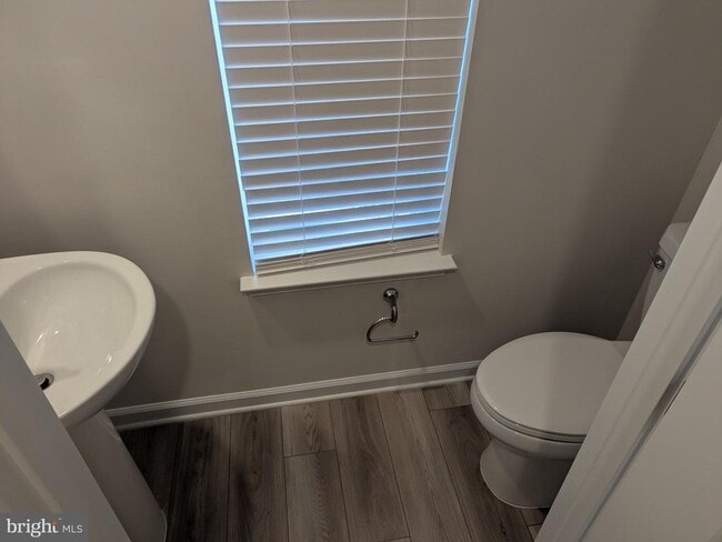 Photo - 212 Swan Fld Ave