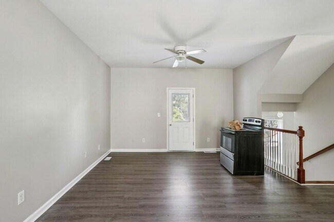 Photo - 740 Prince Pl NW