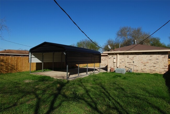 Photo - 4710 Pine St