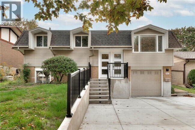 Photo - 170 Wheatfield Crescent