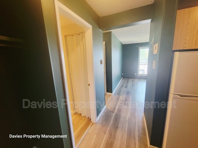 Photo - 10140-10156 156 St NW Unit Christina Manor