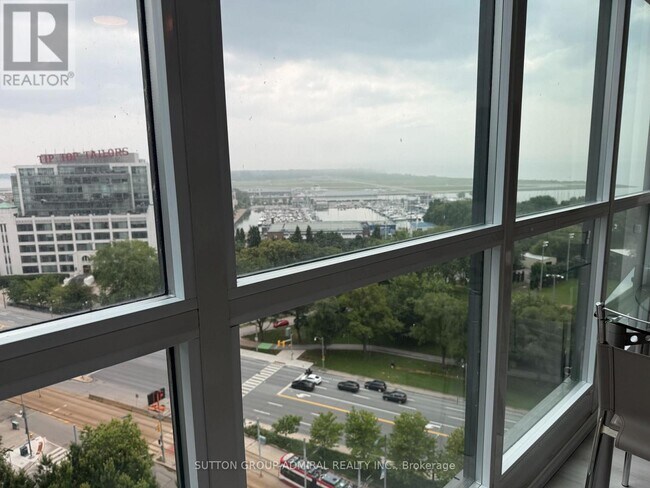Photo - 215 Fort York Blvd Unit 1602