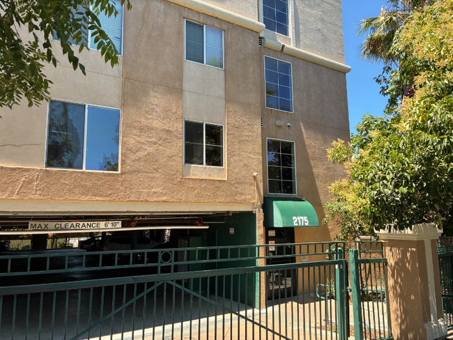 Building Photo - 2175 California St Rental