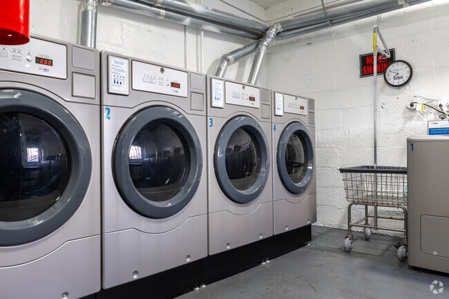 Laundry Room - Rutgers Arms