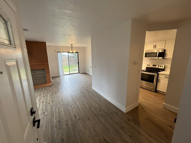 Photo - 3 bedroom, 3 bathroom home in the heart of Elk Grove