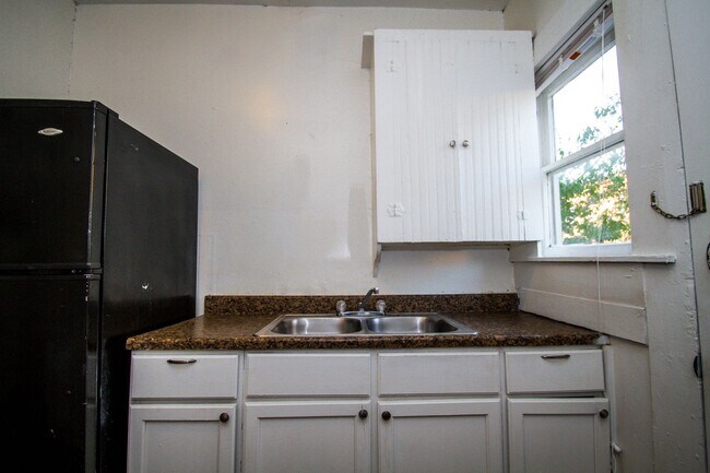 Photo - 111 S Olive St Apartment Unit B