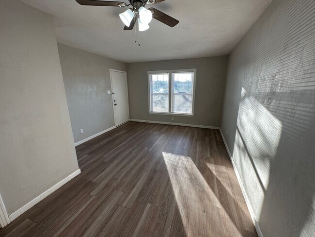 Photo - 1909 Pecos St