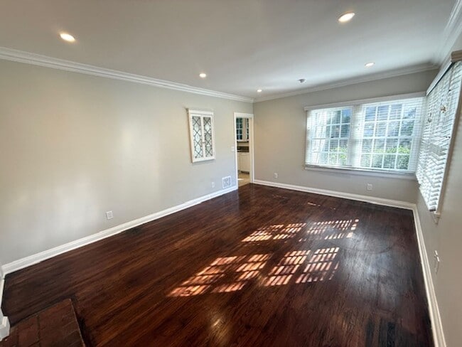 1730 Meridian Ave Unit Duplex
